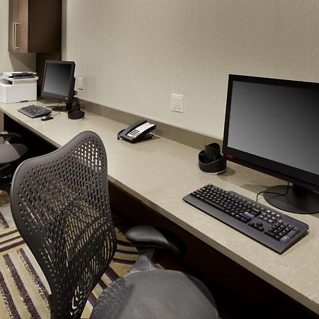 Hilton Garden Inn Roslyn Экстерьер фото