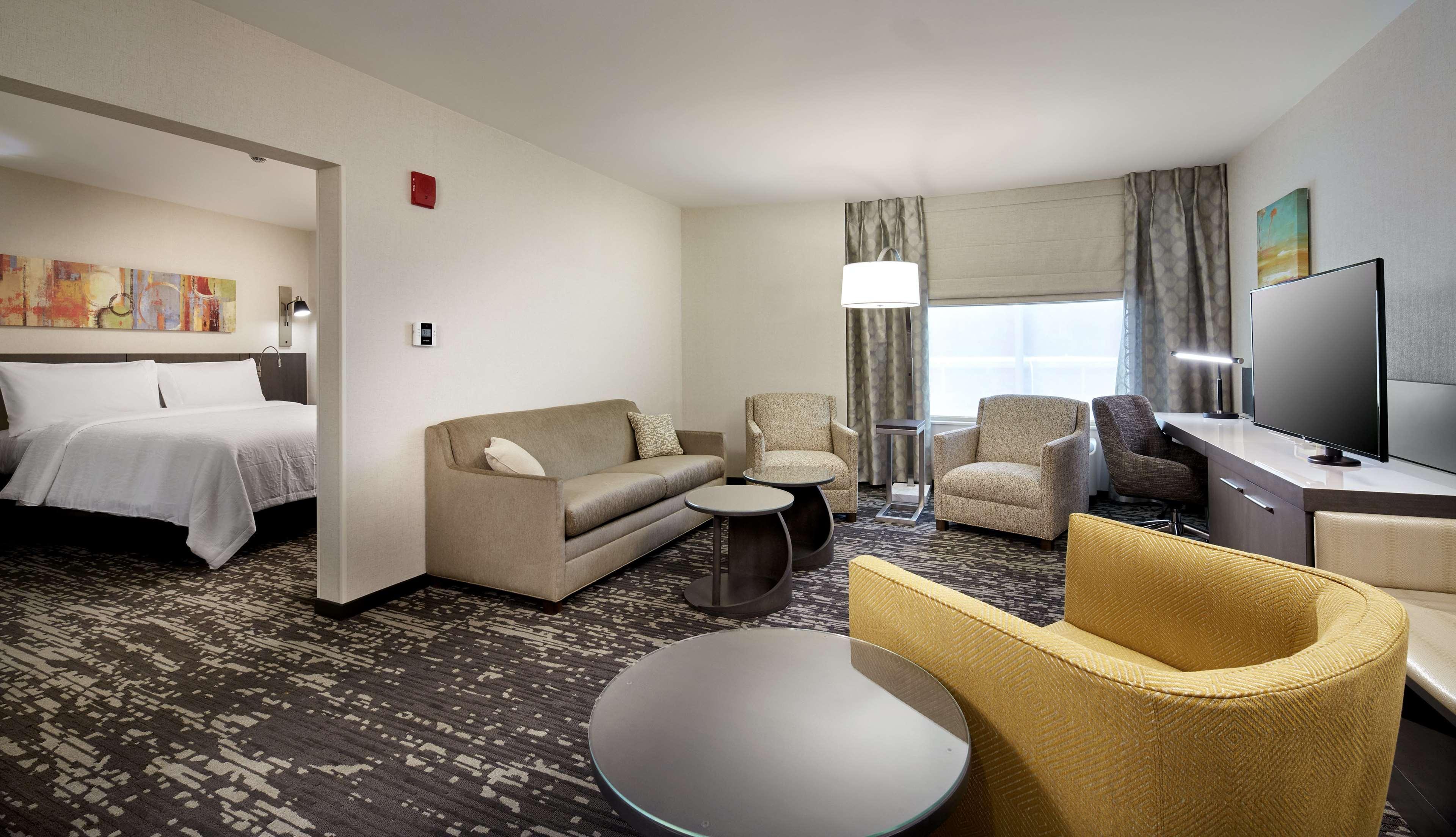 Hilton Garden Inn Roslyn Экстерьер фото
