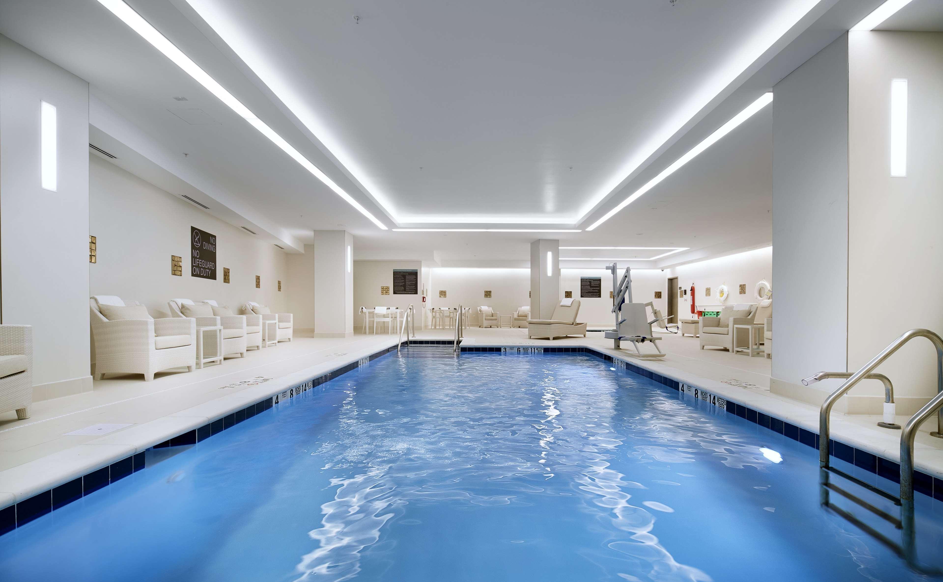 Hilton Garden Inn Roslyn Экстерьер фото
