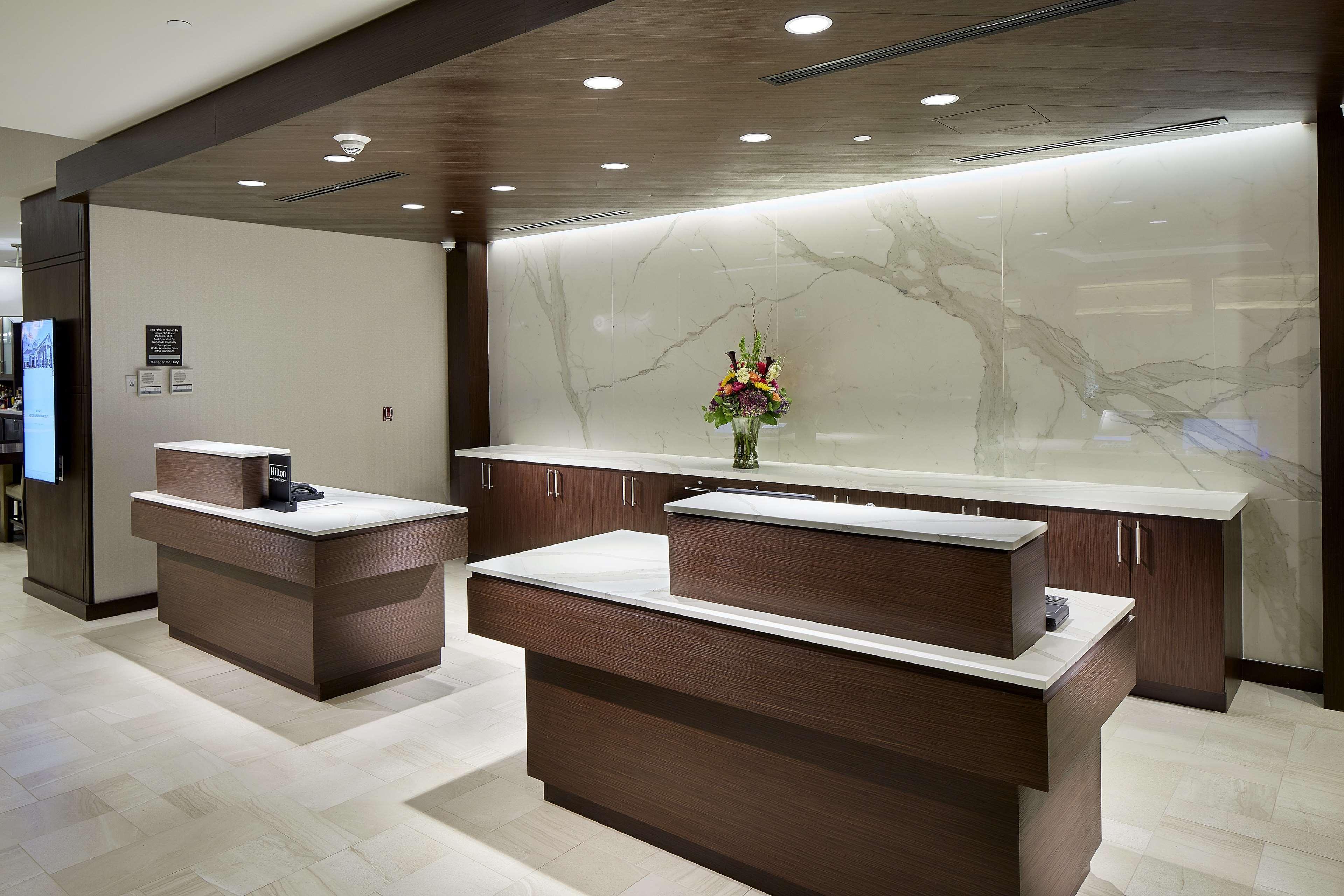 Hilton Garden Inn Roslyn Экстерьер фото