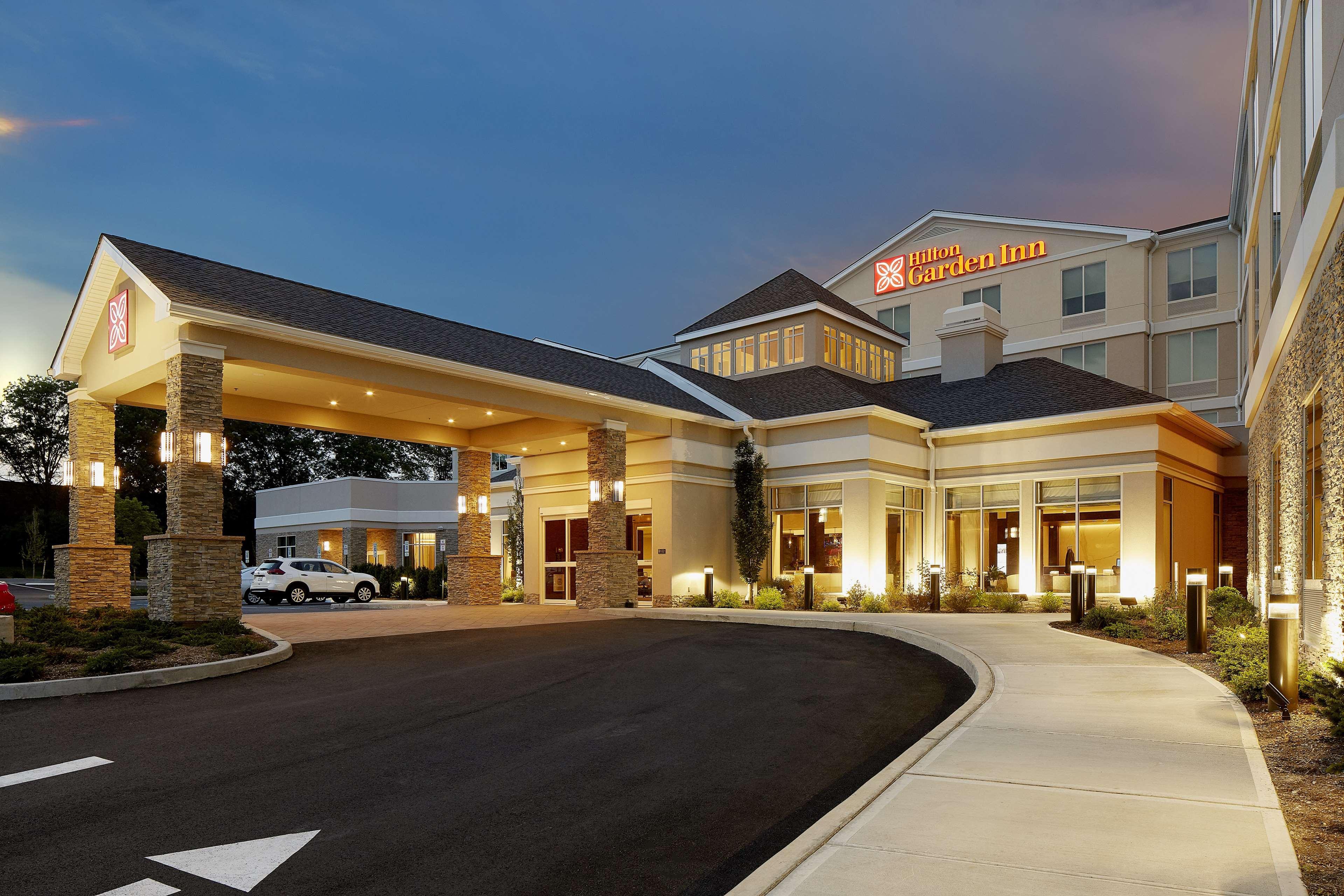 Hilton Garden Inn Roslyn Экстерьер фото