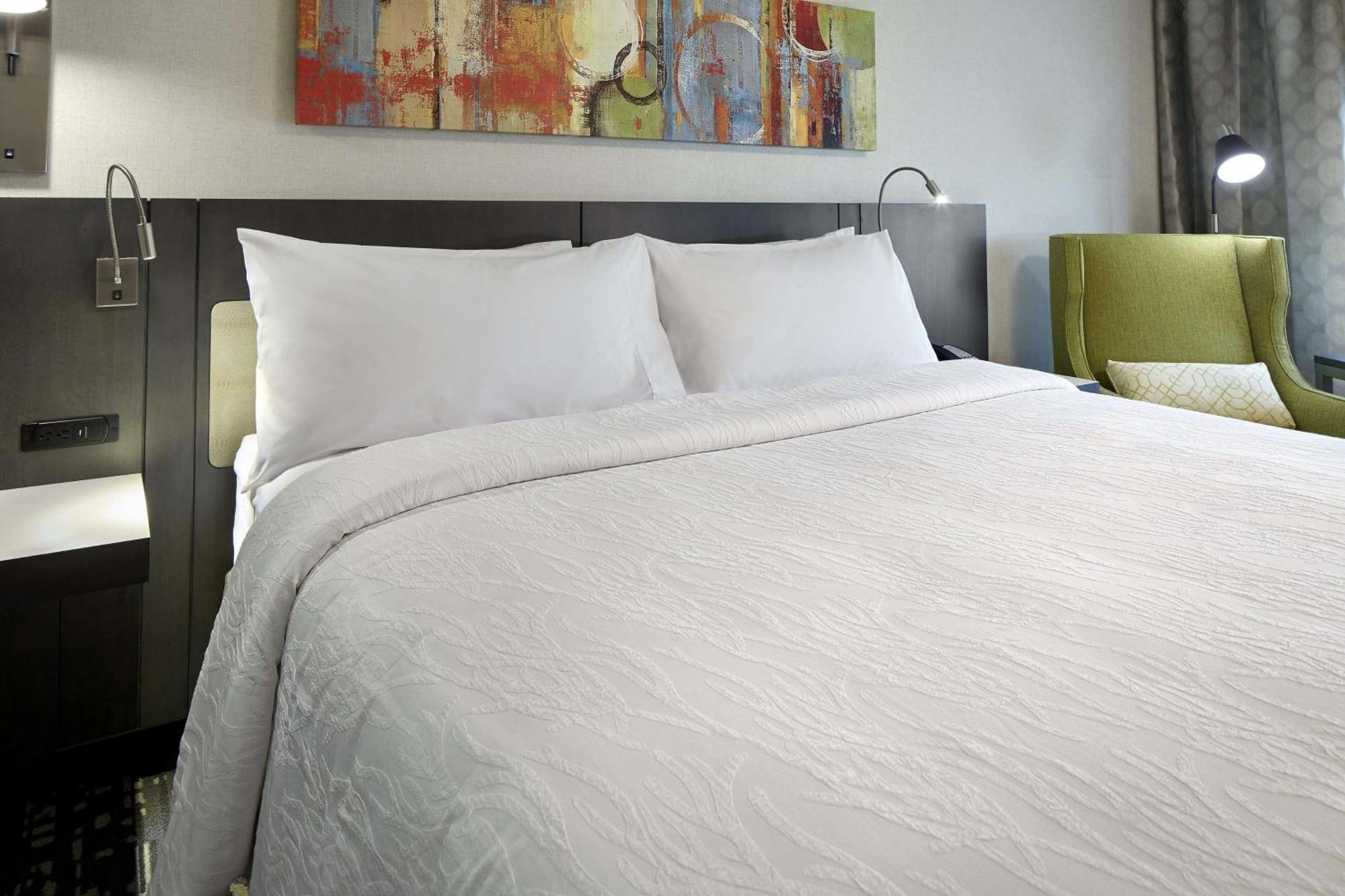 Hilton Garden Inn Roslyn Экстерьер фото