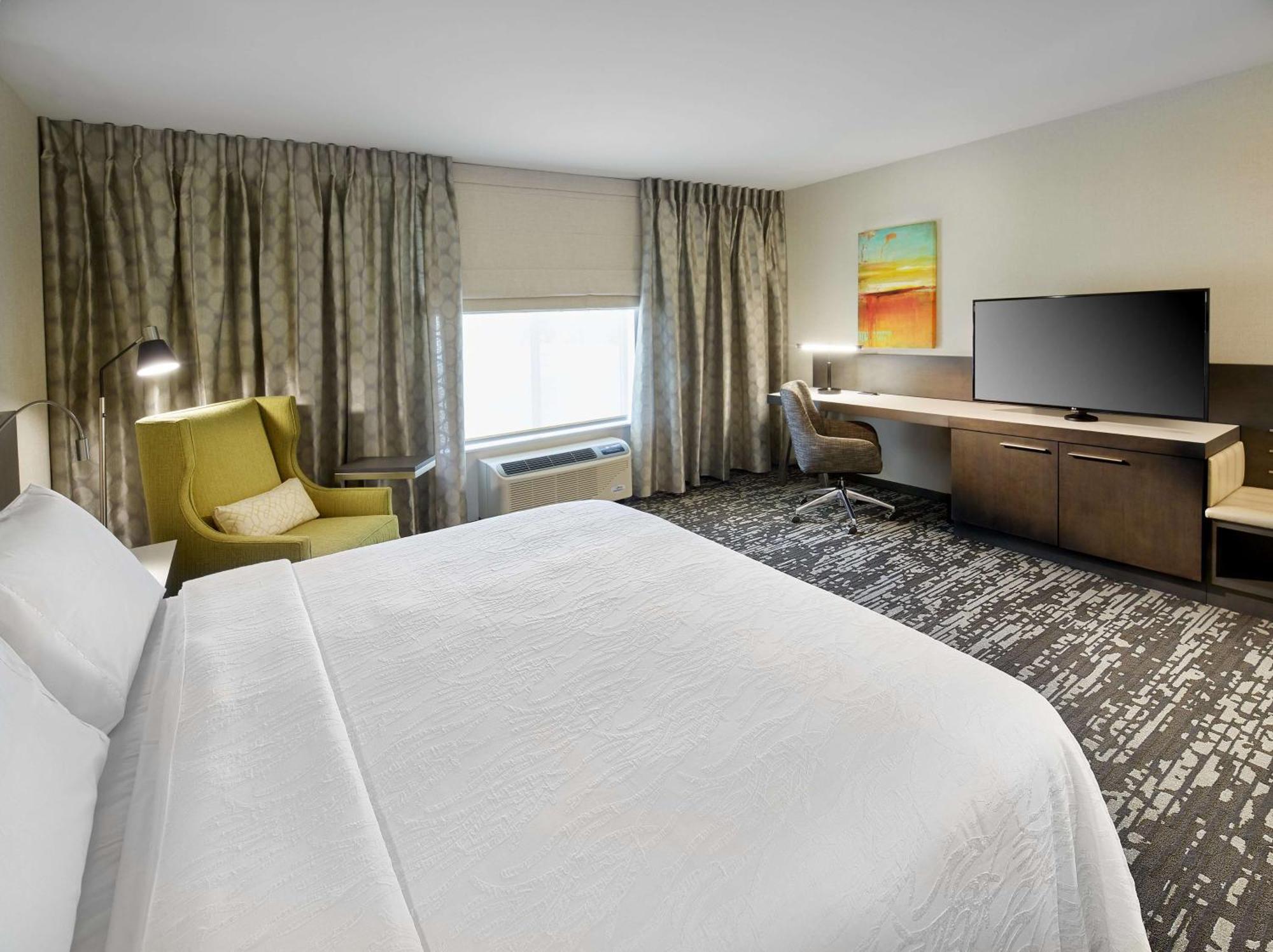 Hilton Garden Inn Roslyn Экстерьер фото
