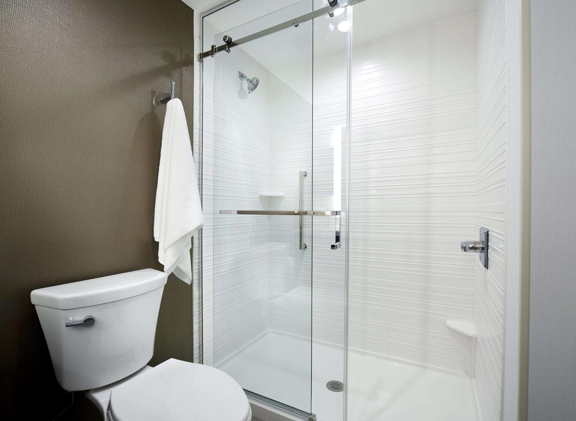 Hilton Garden Inn Roslyn Экстерьер фото