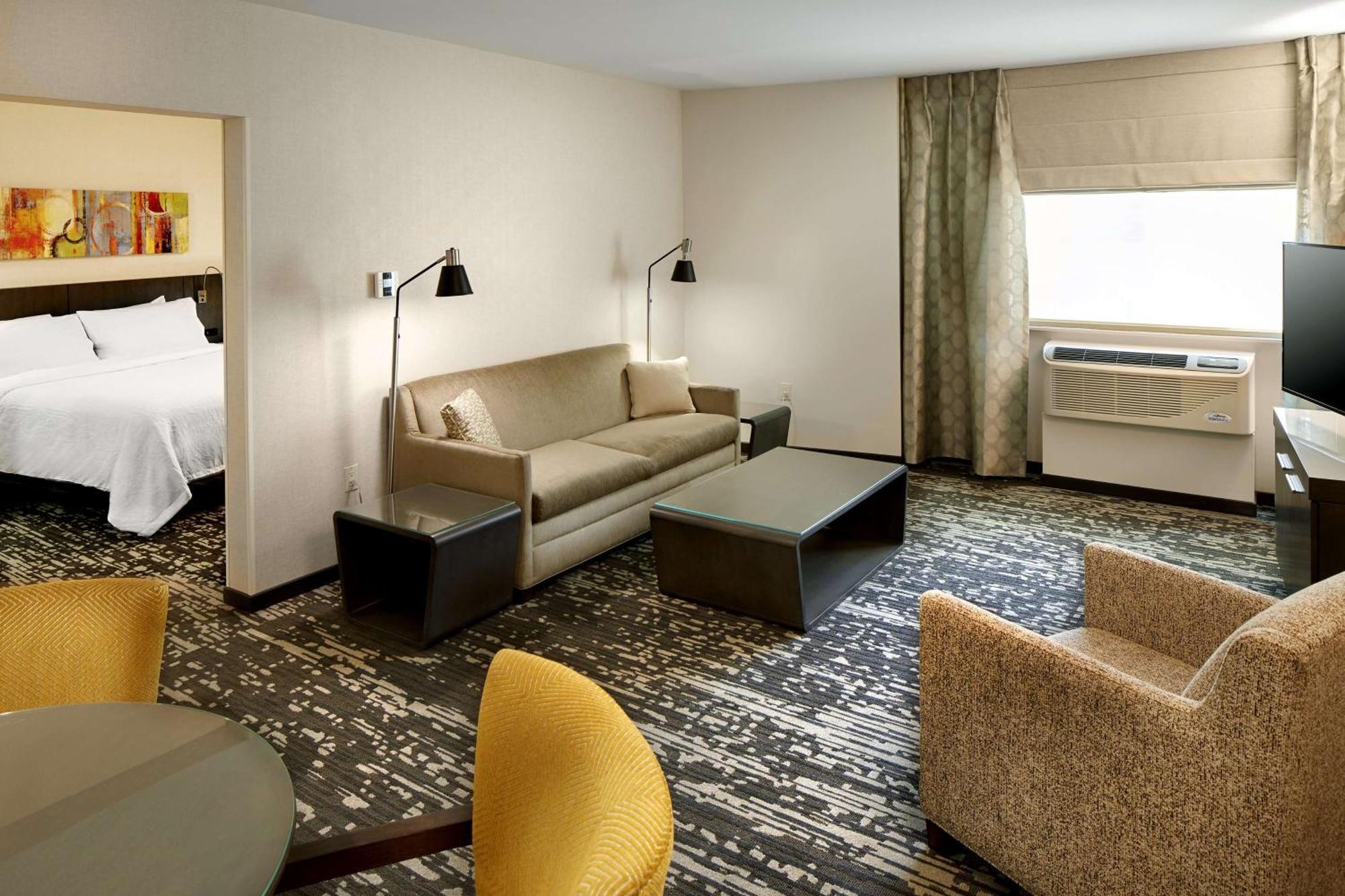 Hilton Garden Inn Roslyn Экстерьер фото